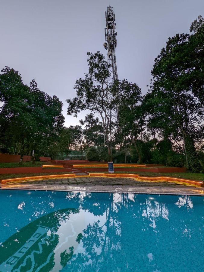 Hotel The Wayanad Club Sultan Bathery Exterior foto